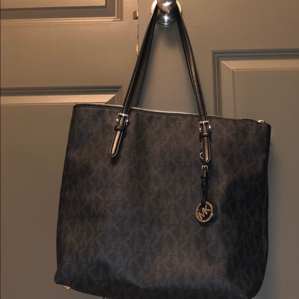 Michael kors tote